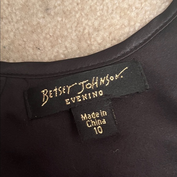 Elegant Black Pleated Dress - Picture 6 of 6